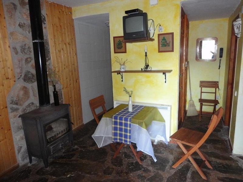 بيراليخوس دي لاس تروشاس Hotel Rural Los Quinones الغرفة الصورة